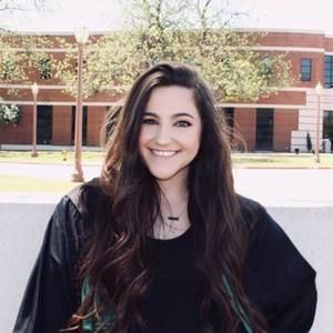 Meet your Posher, Alexis